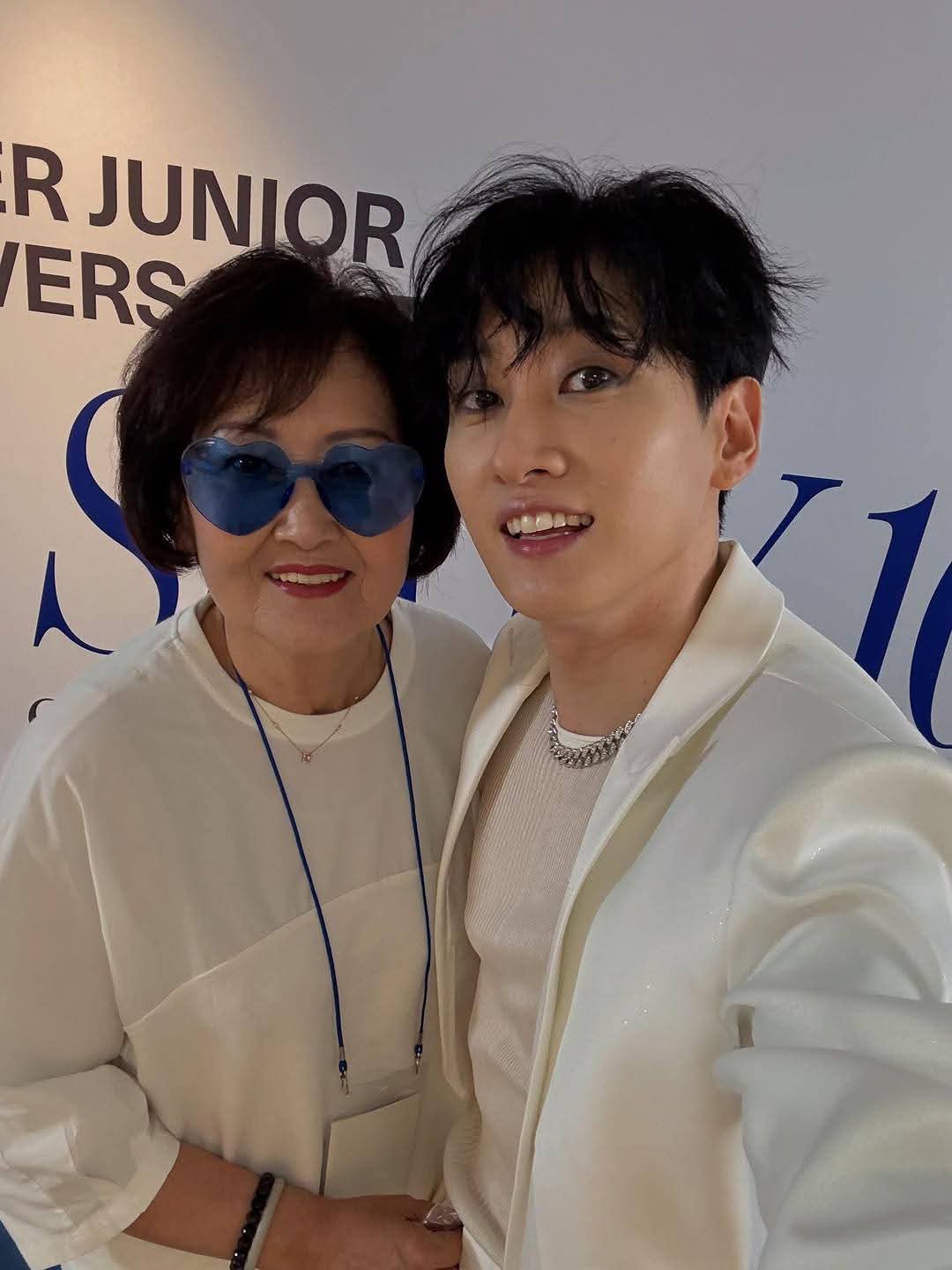 A moment captured by Eunhyuk (Super Junior)'s fan