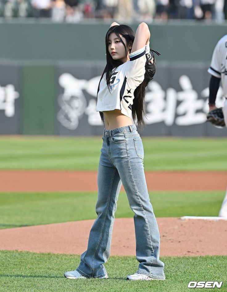 Behind-the-scenes cut of Wonhee (ILLIT)