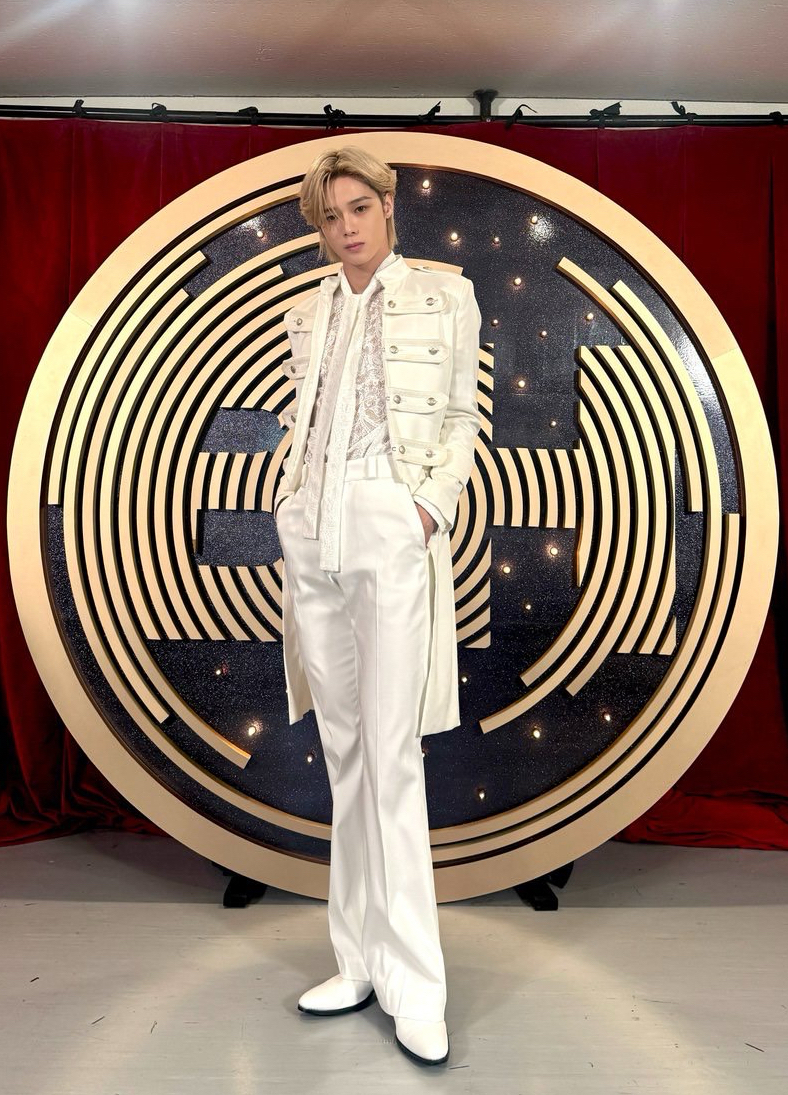 Behind-the-scenes cut of K (&TEAM)