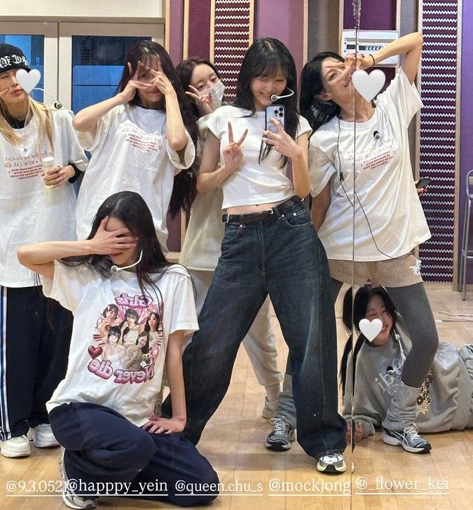 A moment captured by Lovelyz's fan