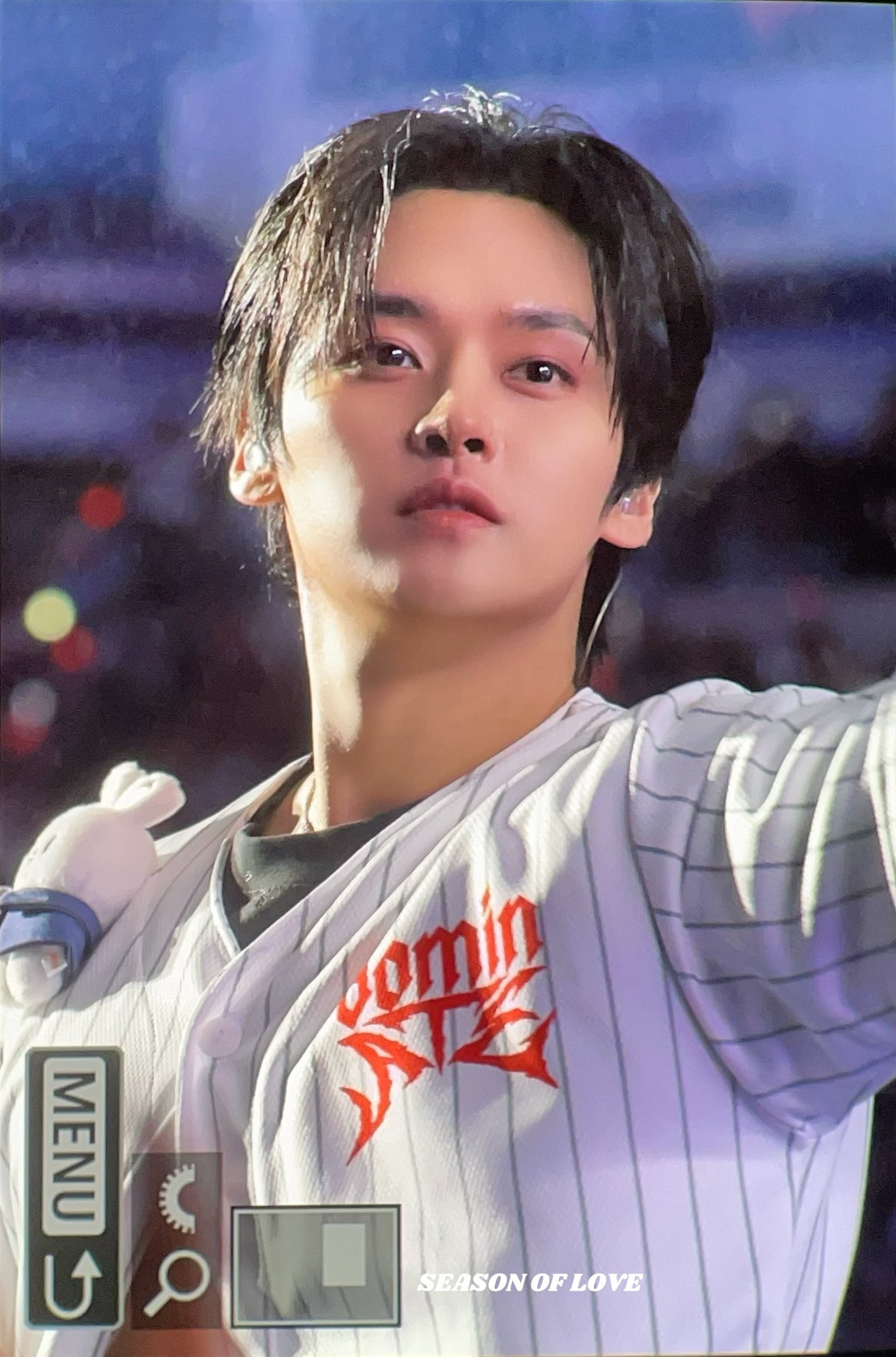 A moment captured by Lee Know (Stray Kids)'s fan