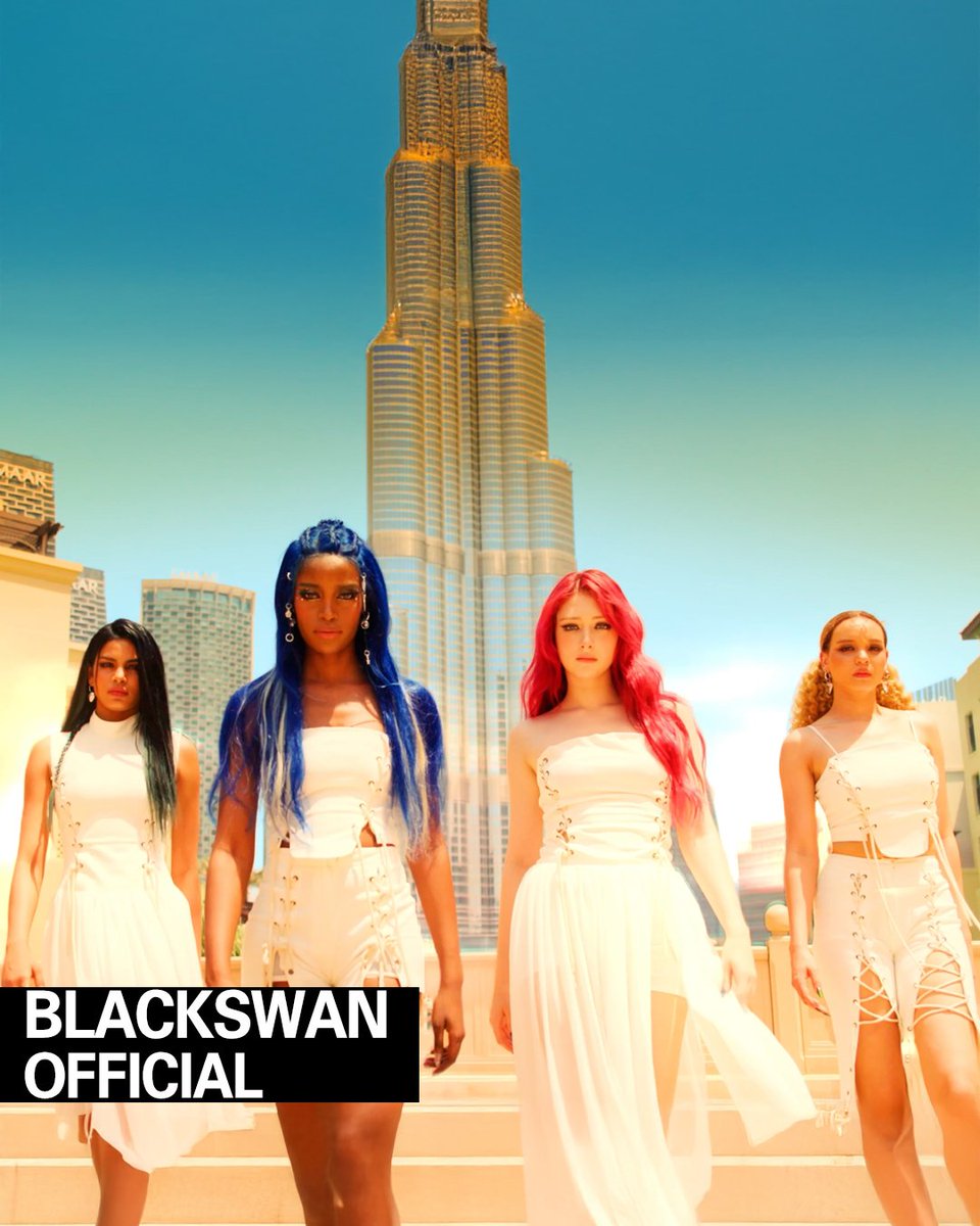 A moment captured by Blackswan's fan