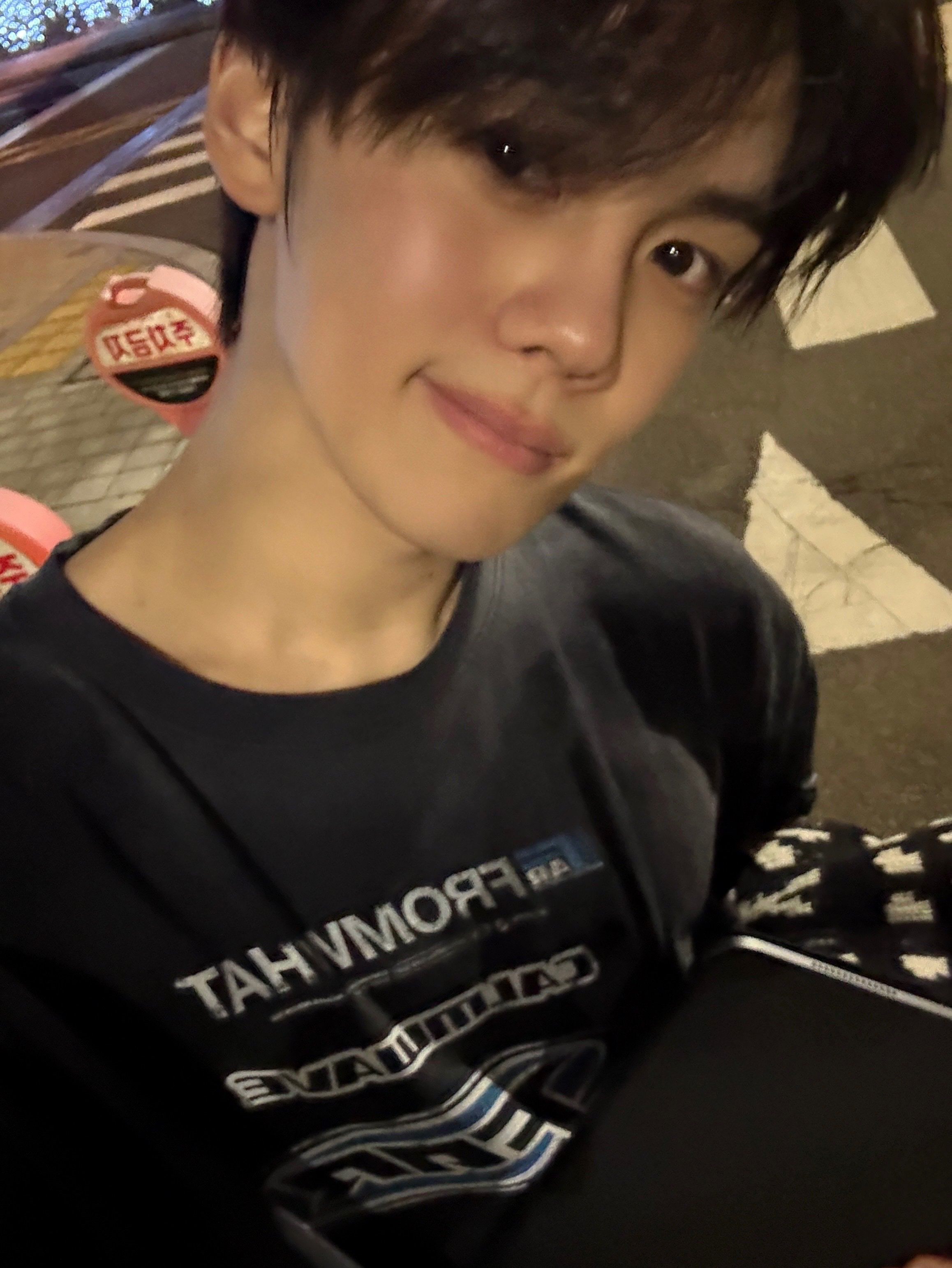 Latest photo of Kim Gyuvin (ZEROBASEONE)