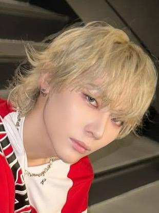 Nicholas (&TEAM)的幕后花絮