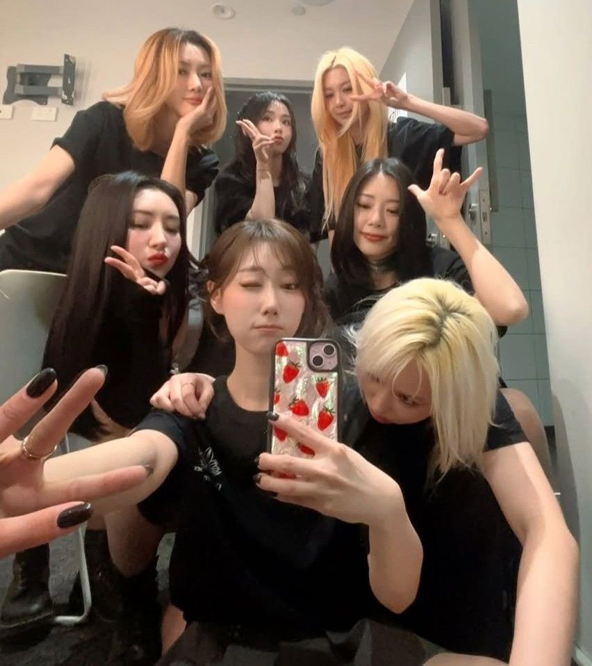 Foto aktivitas terbaru DREAMCATCHER