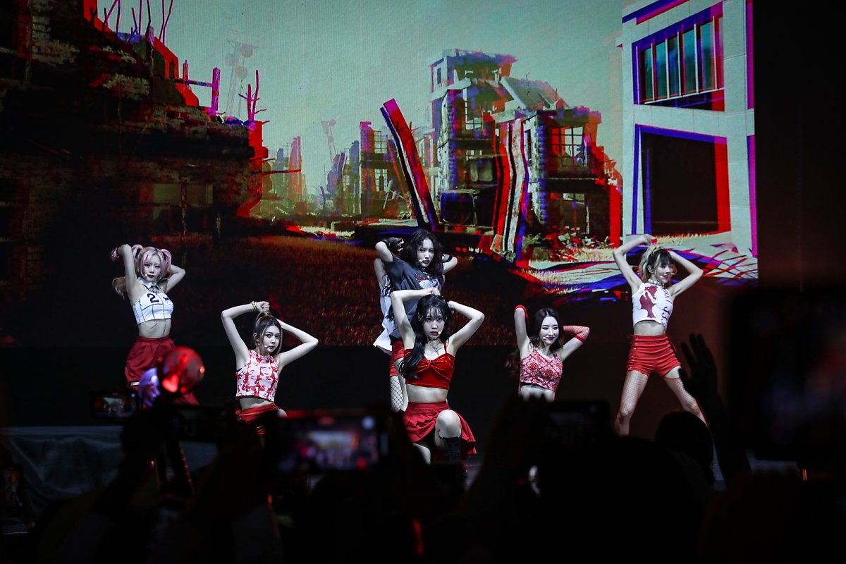 DREAMCATCHERの最近の活動写真