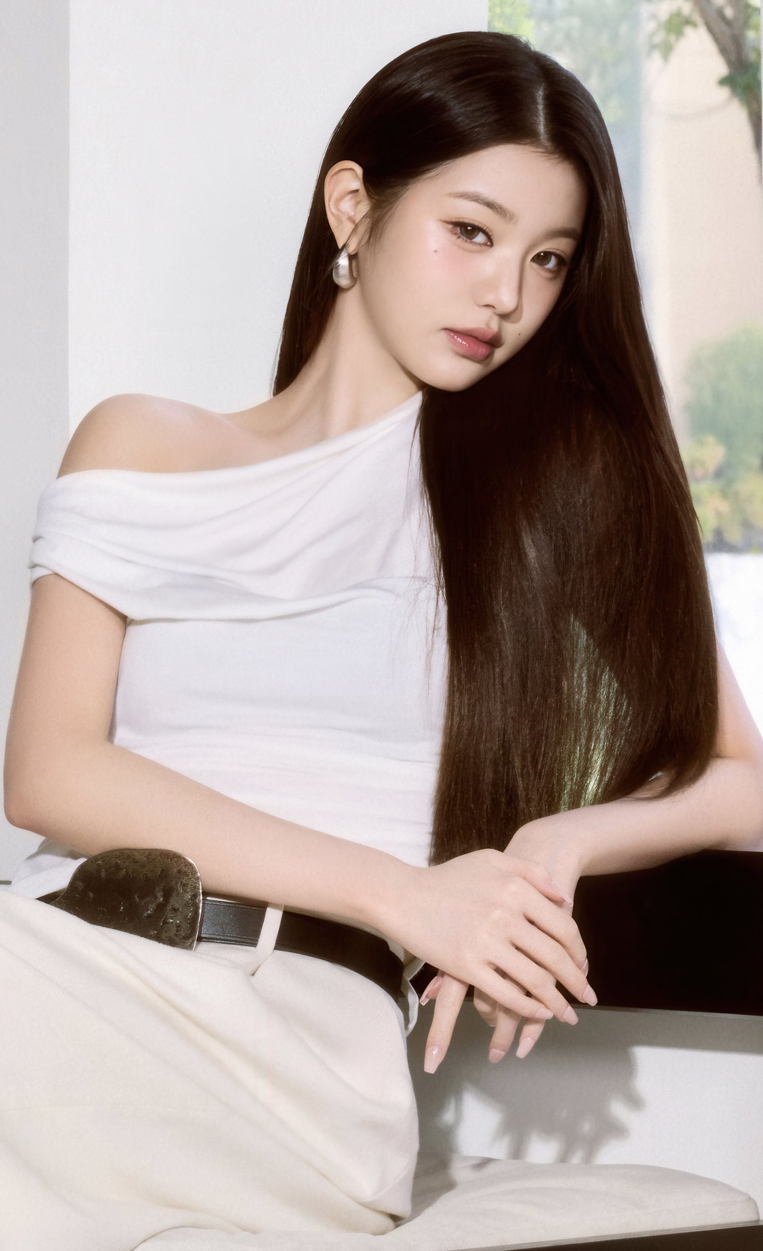 Behind-the-scenes cut of Jang Wonyoung (IVE)