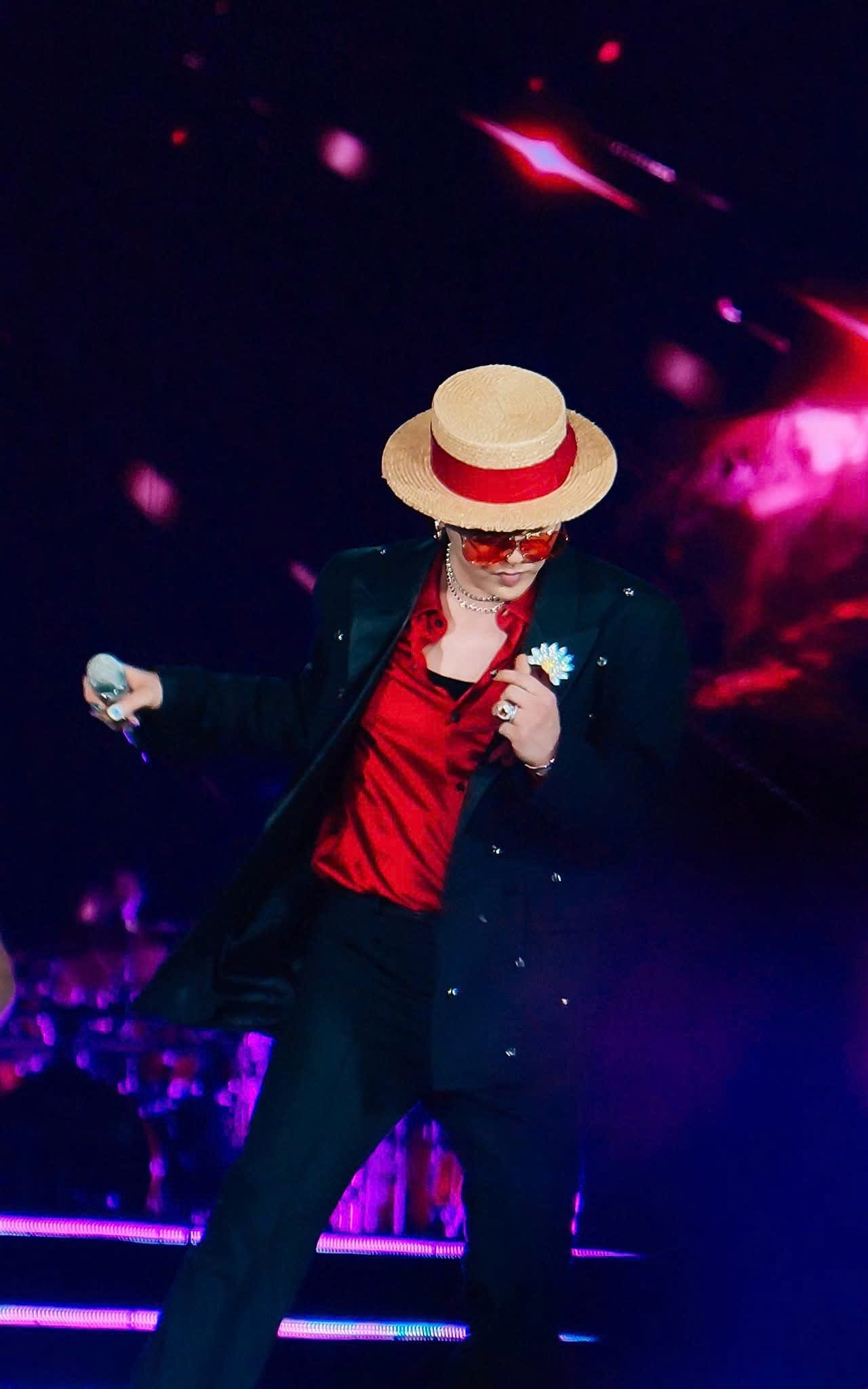 A moment captured by G-DRAGON (BIGBANG)'s fan