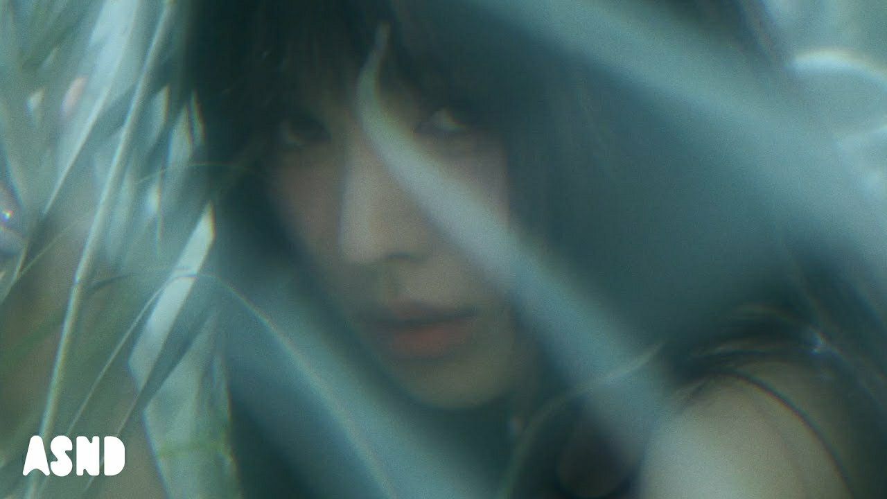 Behind-the-scenes cut of Wendy (Red Velvet)