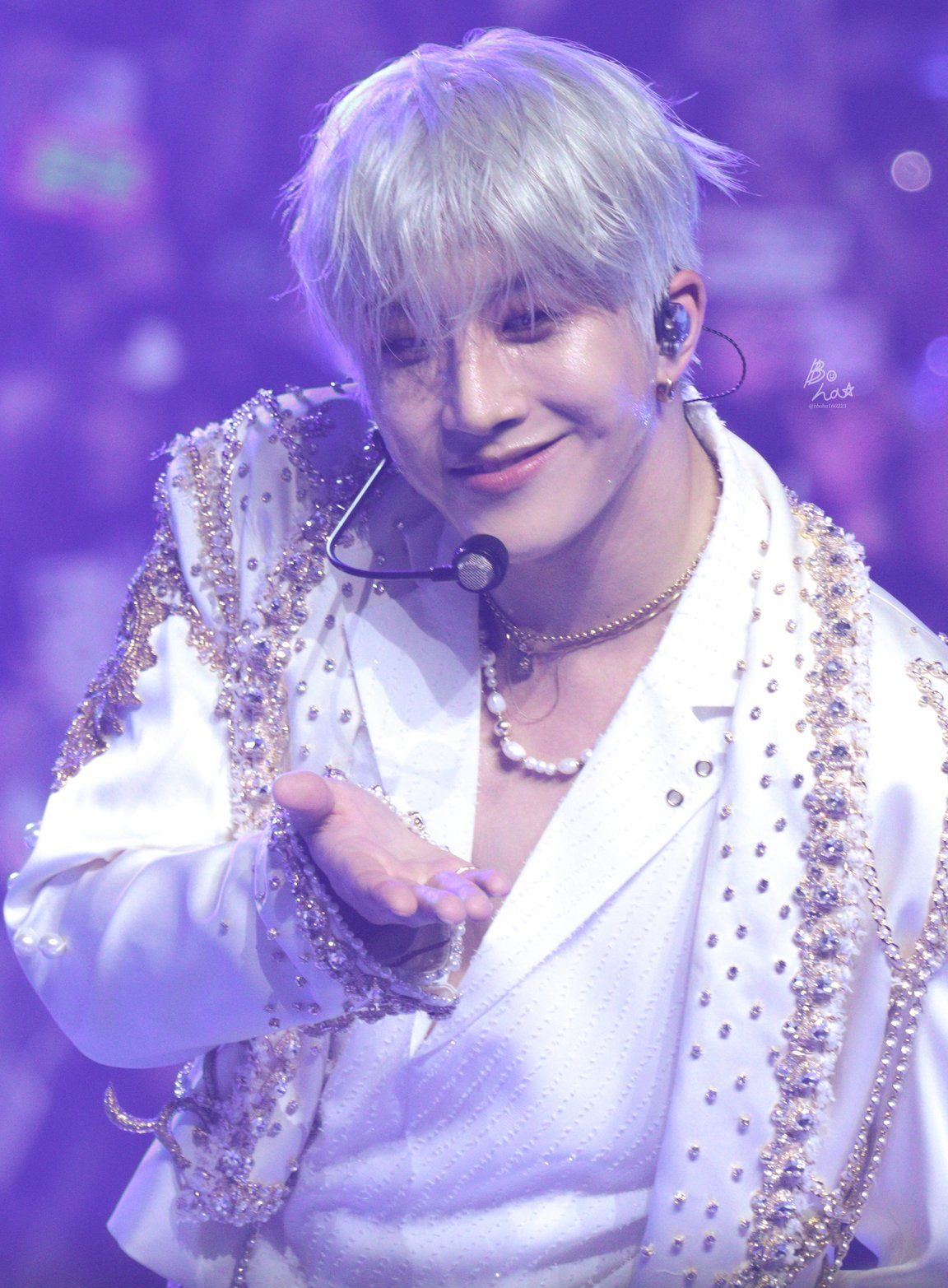 A moment captured by Jinjin (ASTRO)'s fan