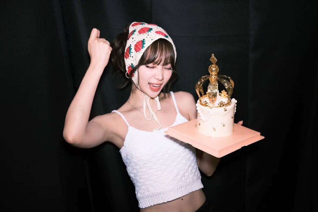 김채원 (르세라핌)의 최신 사진