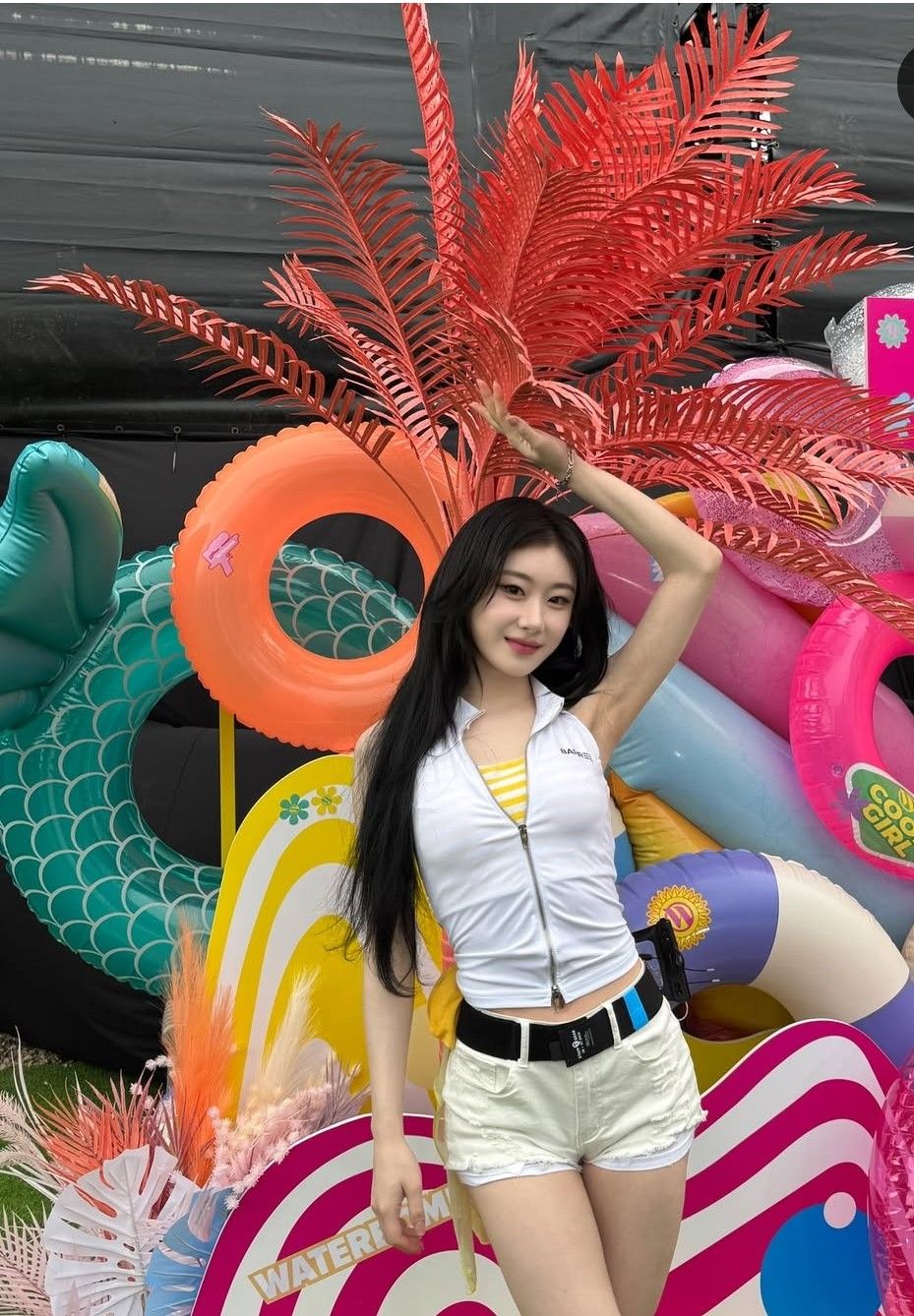 彩領 (ITZY)的幕後花絮