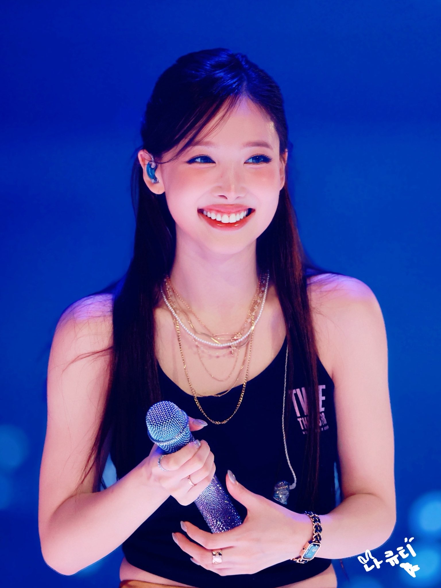 A moment captured by Nayeon (TWICE)'s fan