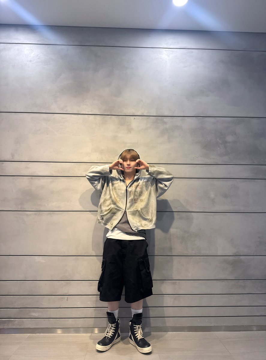 Behind-the-scenes cut of TNX