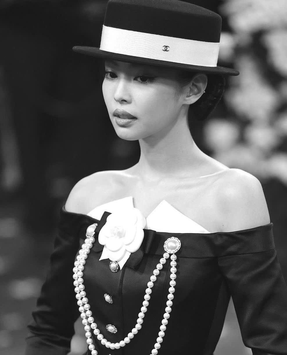 Behind-the-scenes cut of Jennie (BLACKPINK)