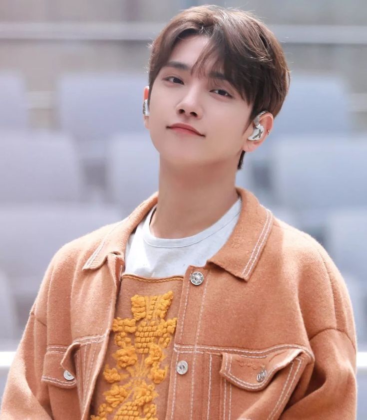 Behind-the-scenes cut of Joshua (SEVENTEEN)