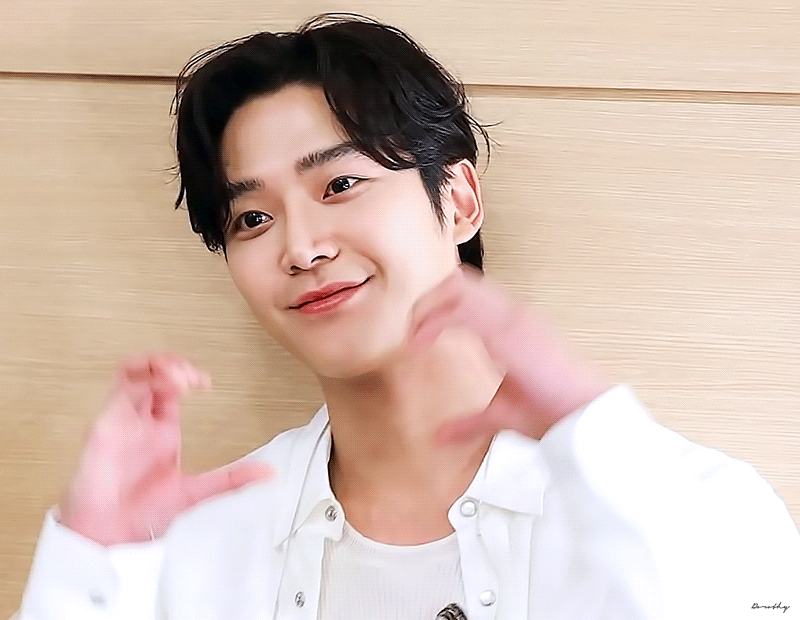 Behind-the-scenes cut of Rowoon