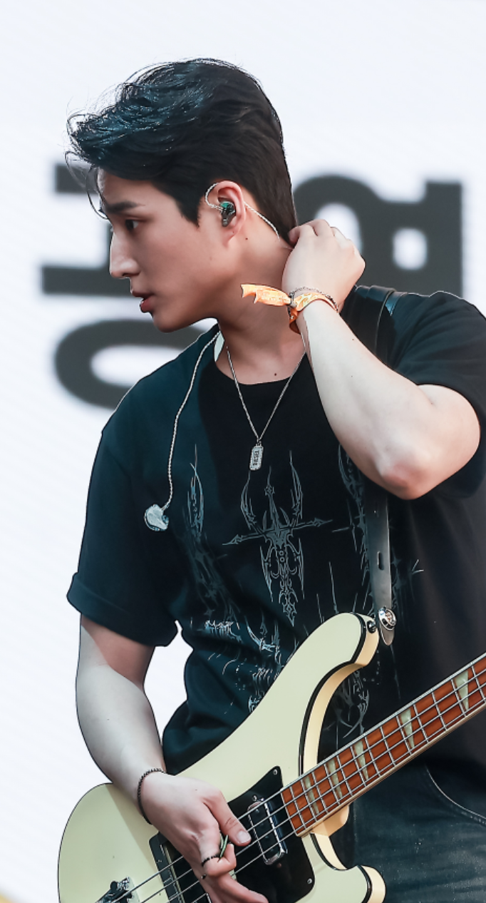 Fandom-recommended wallpaper image of Young K (DAY6)