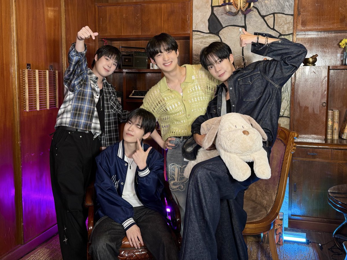 Recent activity shot of VERIVERY