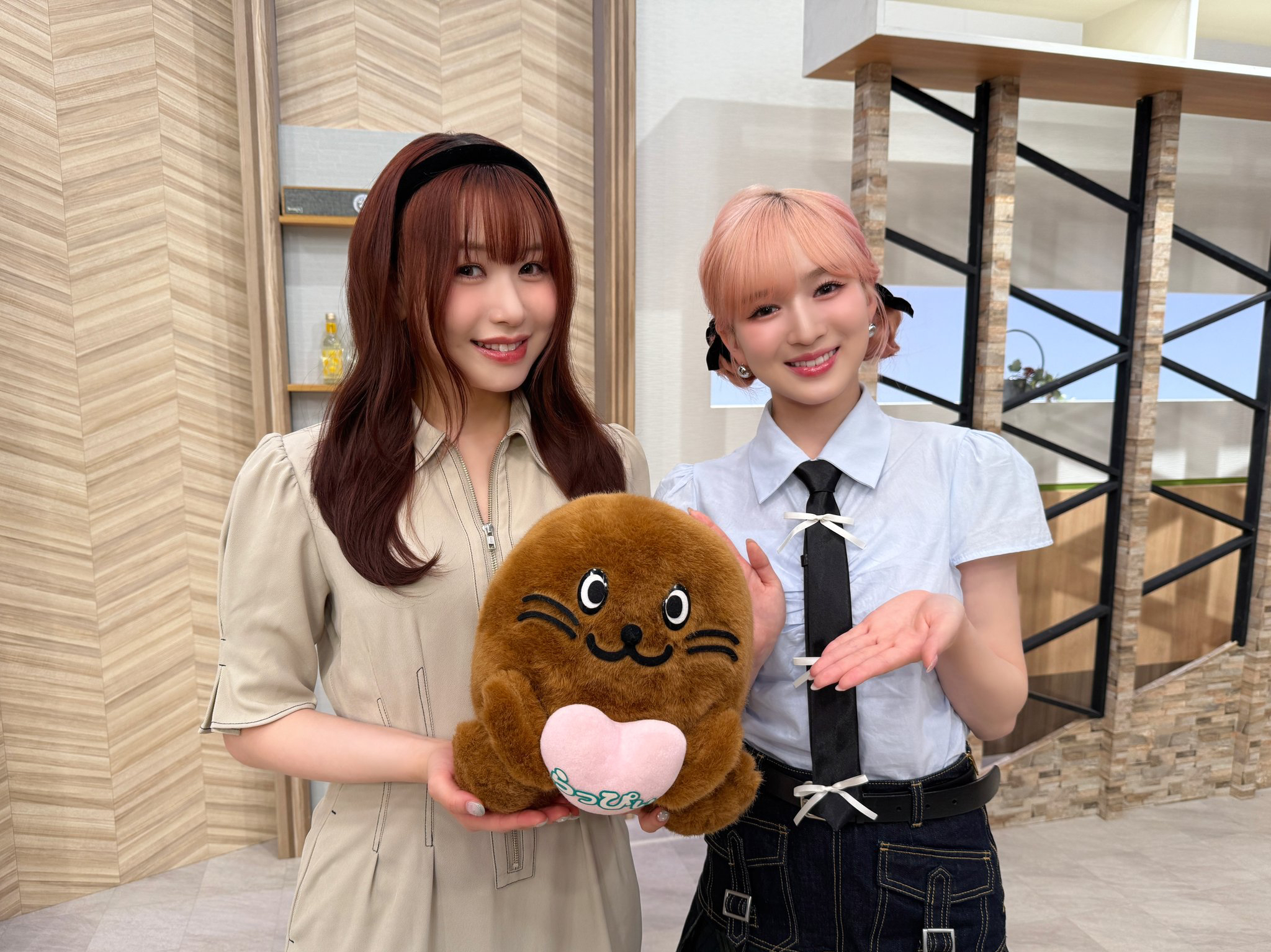 Behind-the-scenes cut of Kasahara Momona (ME:I)