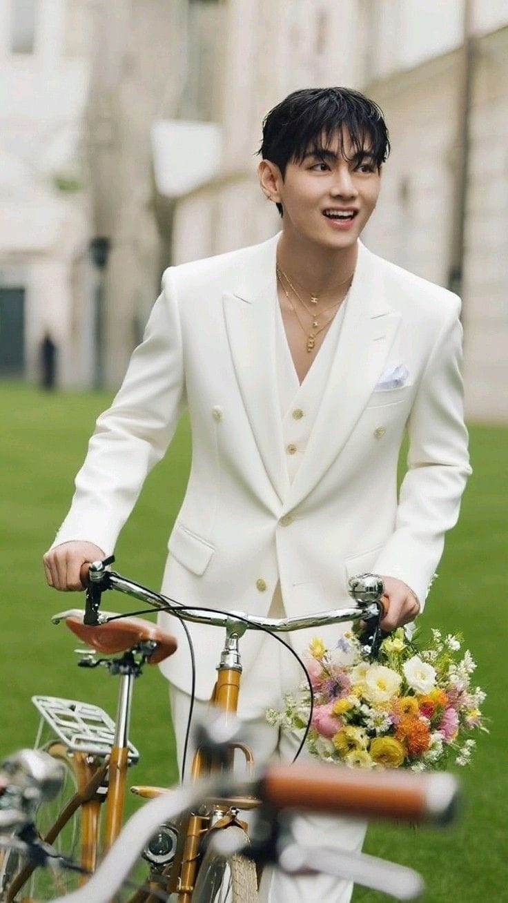 뷔 (방탄소년단)의 비하인드 컷