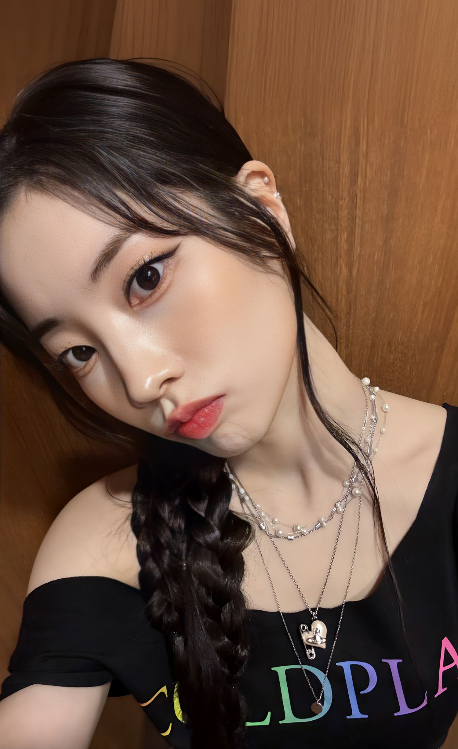 Behind-the-scenes cut of Dahyun (TWICE)