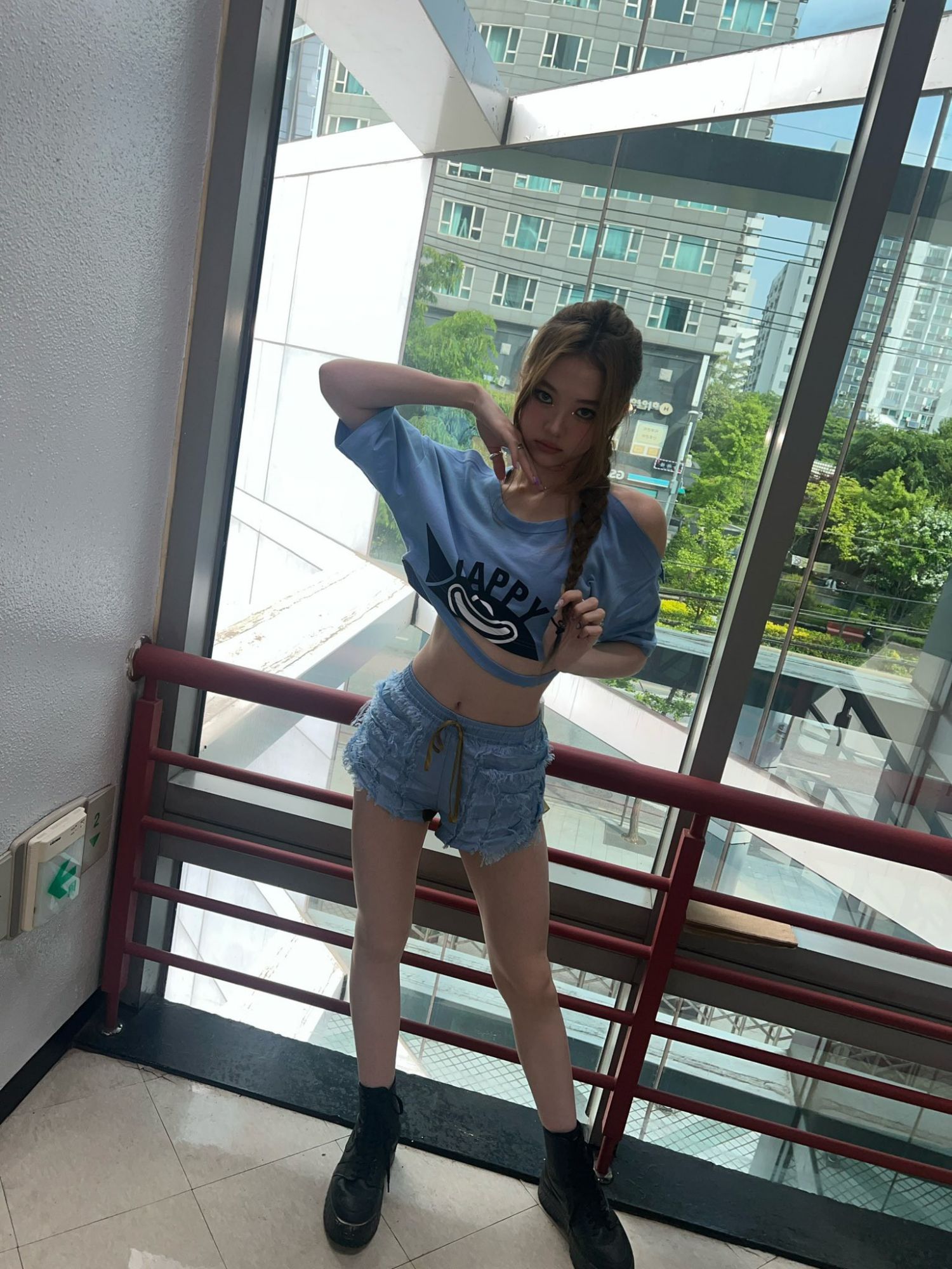 Latest photo of Ella (MEOVV)