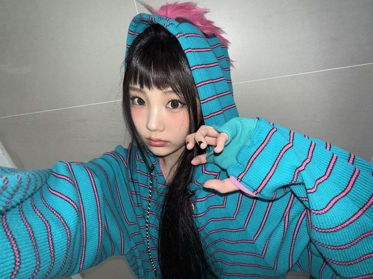 Recent activity shot of Wonhee (ILLIT)