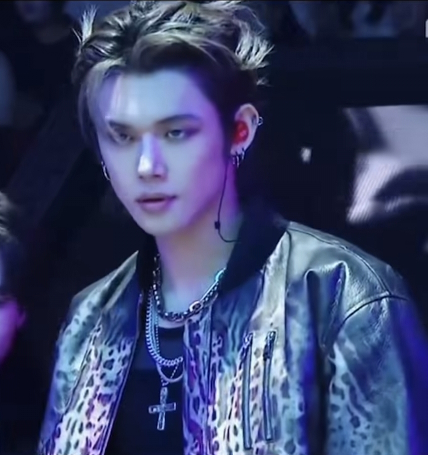 Today's hottest K-pop community feed