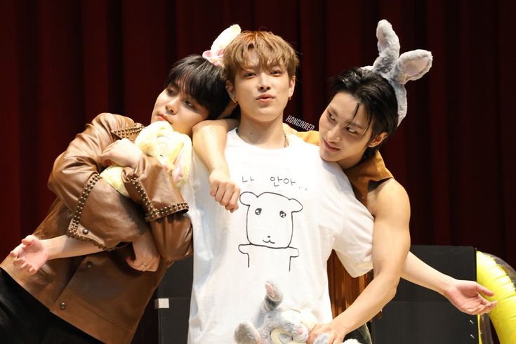 에이티즈 최근 활동샷