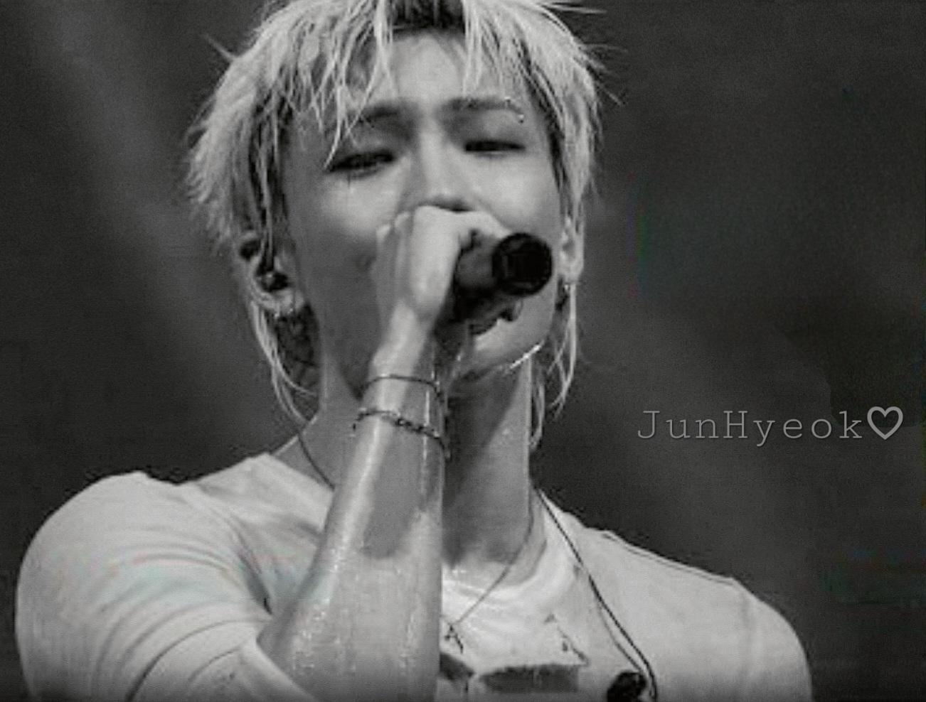 Latest photo of Junhyeok (TNX)