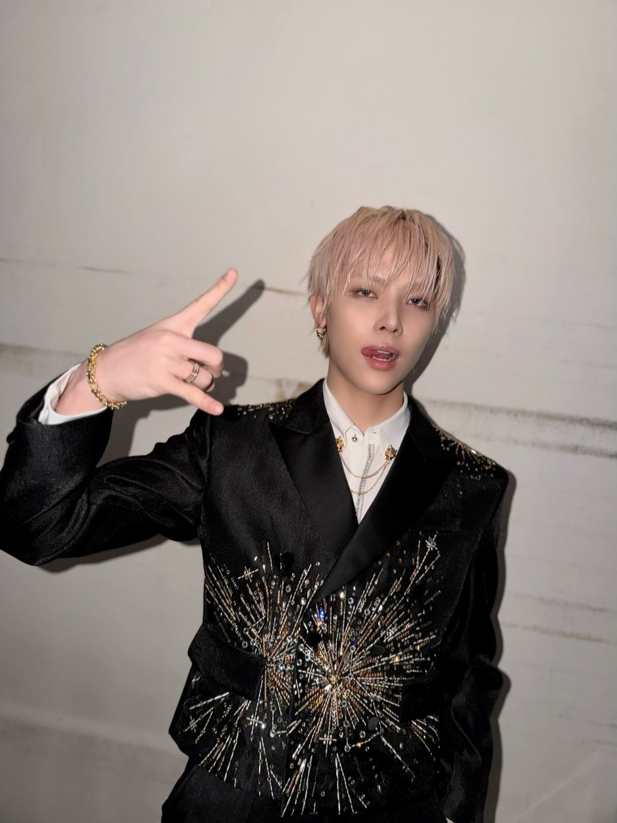 A moment captured by Nicholas (&TEAM)'s fan