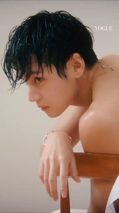 Fandom-recommended wallpaper image of V (BTS)