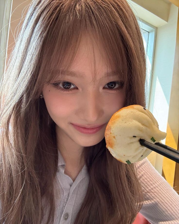 Latest photo of Leeseo (IVE)