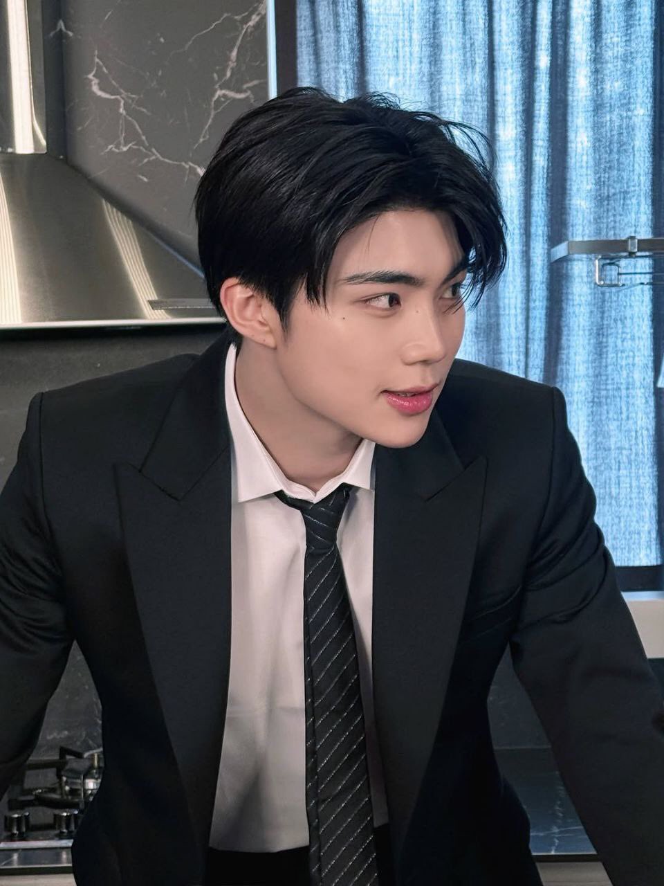 A moment captured by Park Gunwook (ZEROBASEONE)'s fan