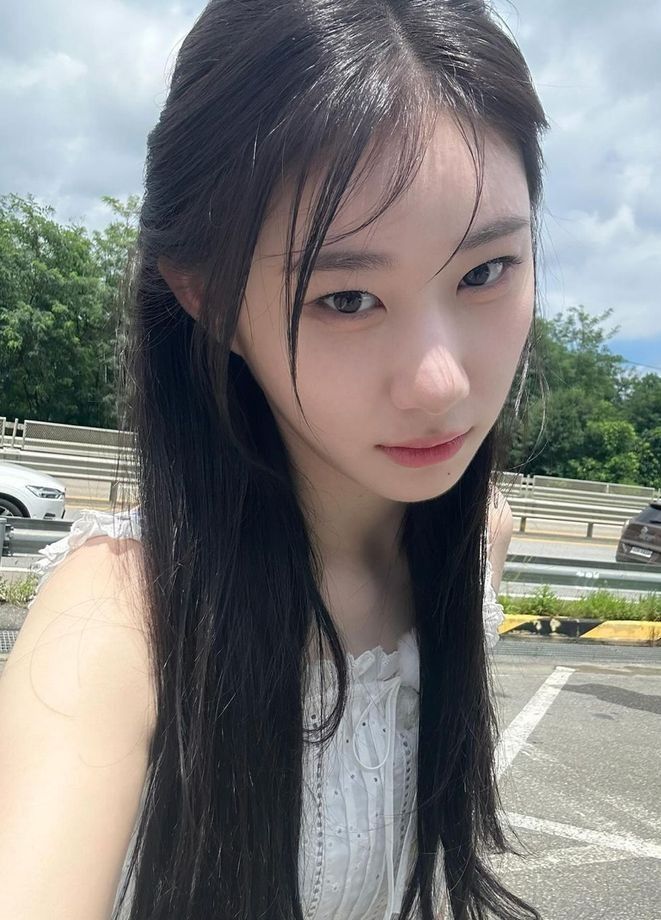 Behind-the-scenes cut of Chaeryeong (ITZY)