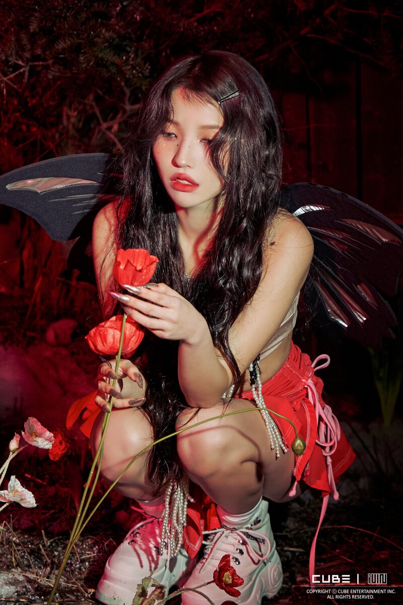 Latest photo of Soyeon (i-dle)