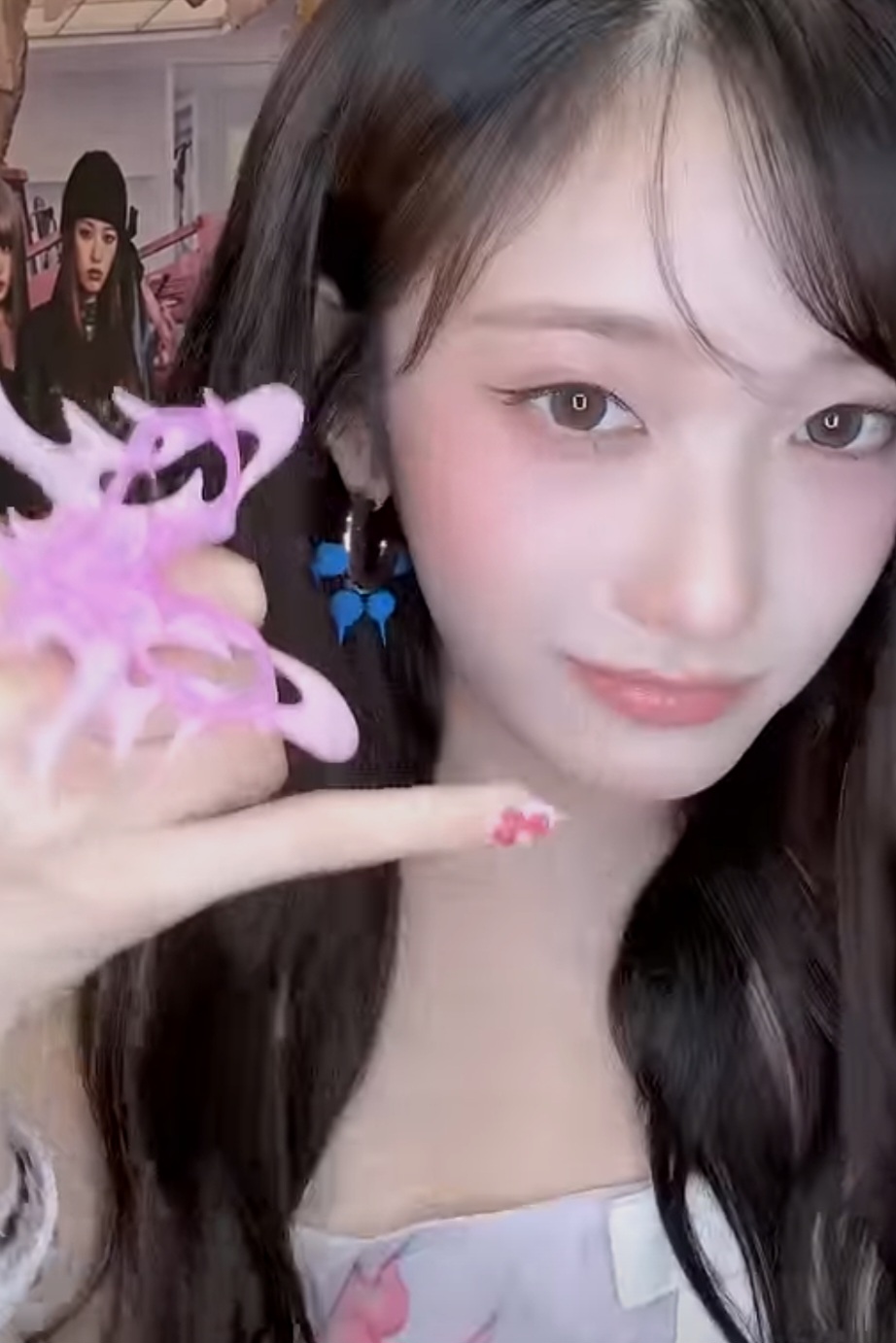 イソ (IVE)の舞台裏ショット