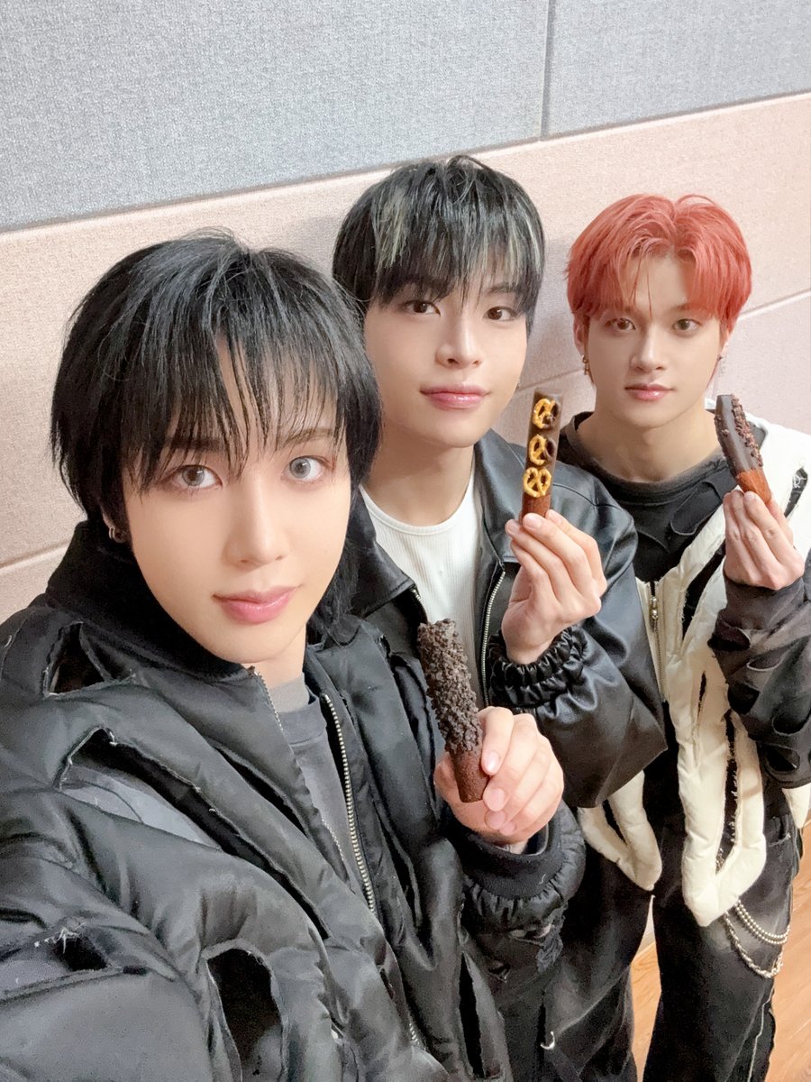 A moment captured by Xikers's fan