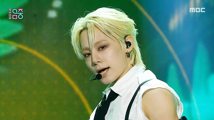 A moment captured by ONEUS's fan