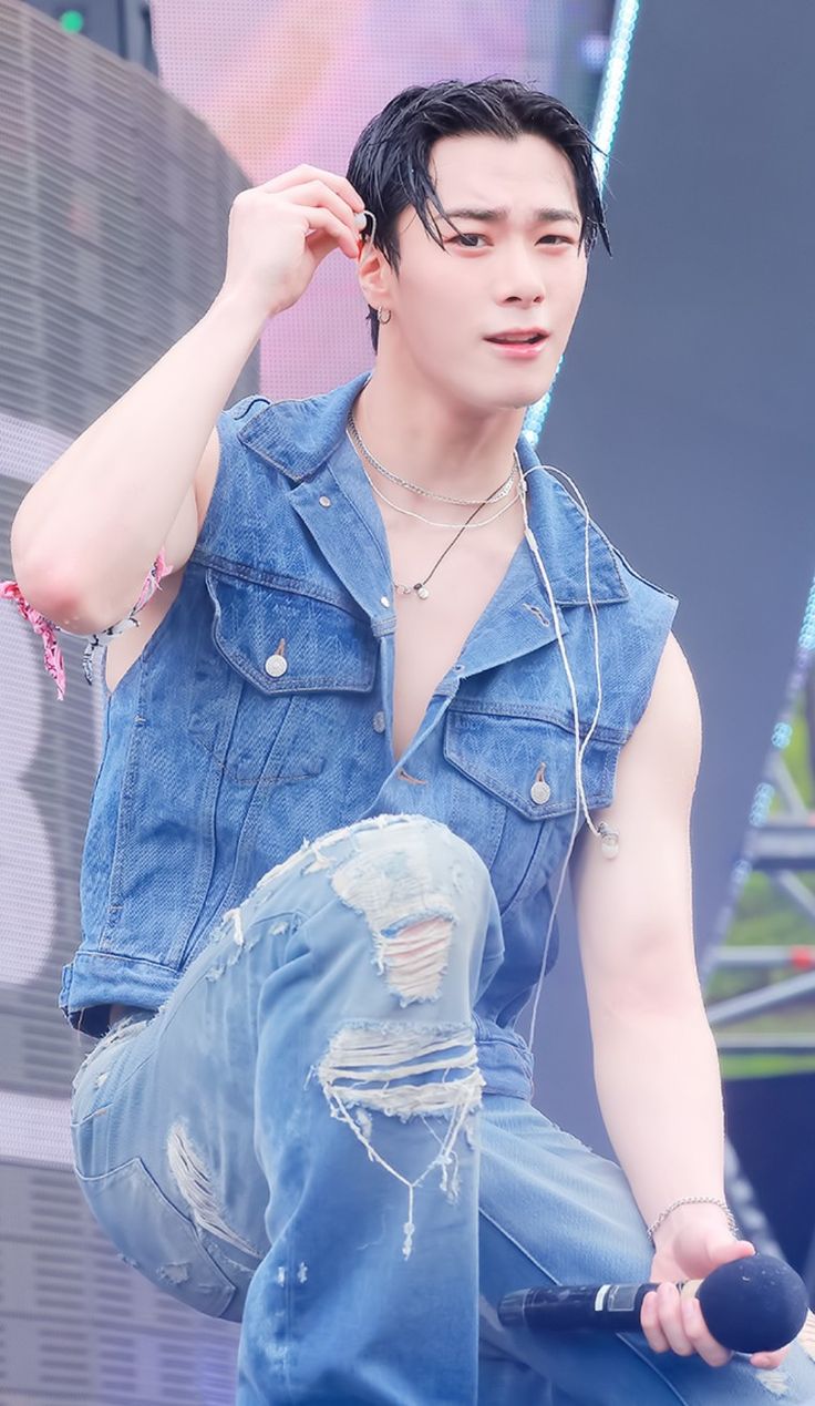 Fandom-recommended wallpaper image of Moonbin (ASTRO)