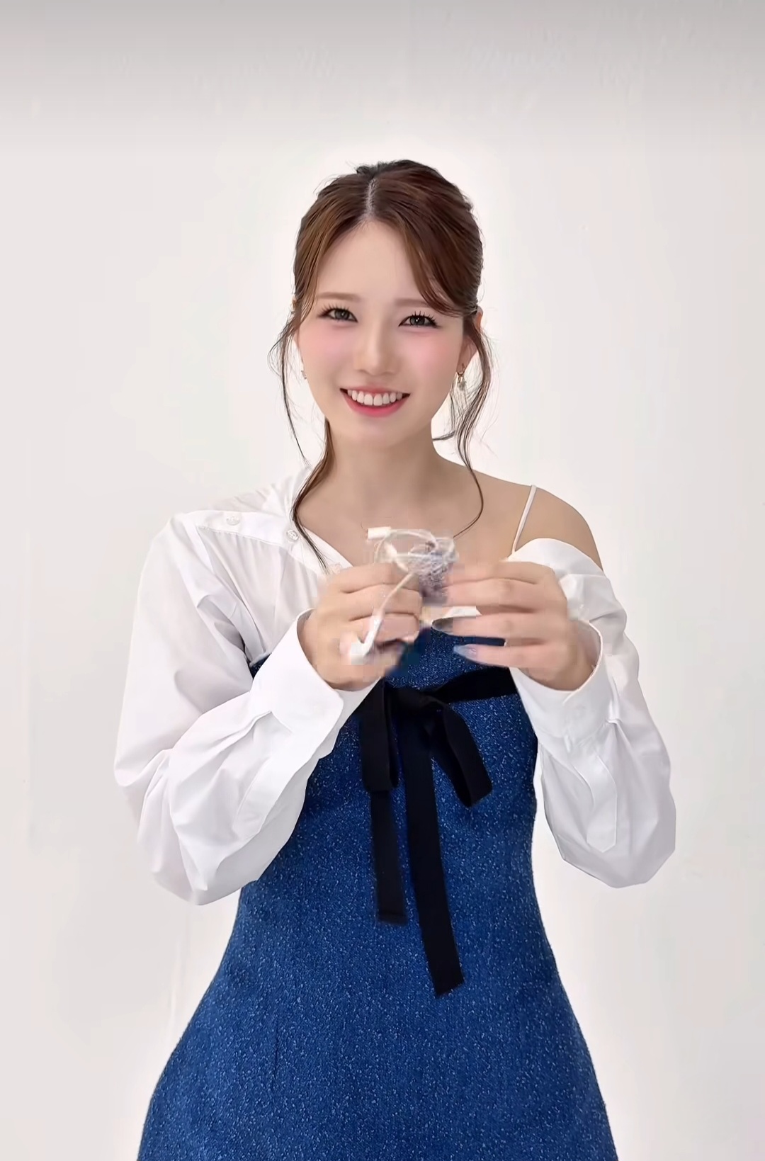 Latest photo of Ayaka (NiziU)