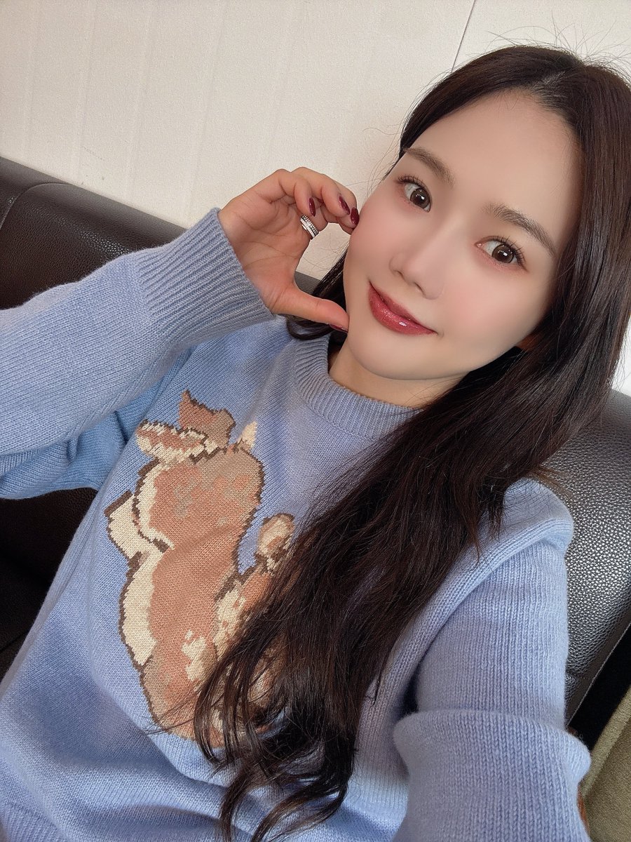 A moment captured by OH MY GIRL's fan