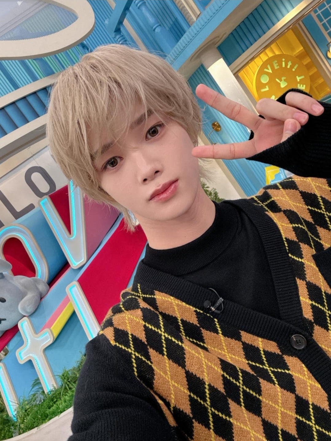 A moment captured by K (&TEAM)'s fan