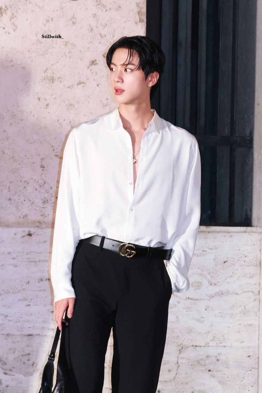 진 (방탄소년단)의 비하인드 컷