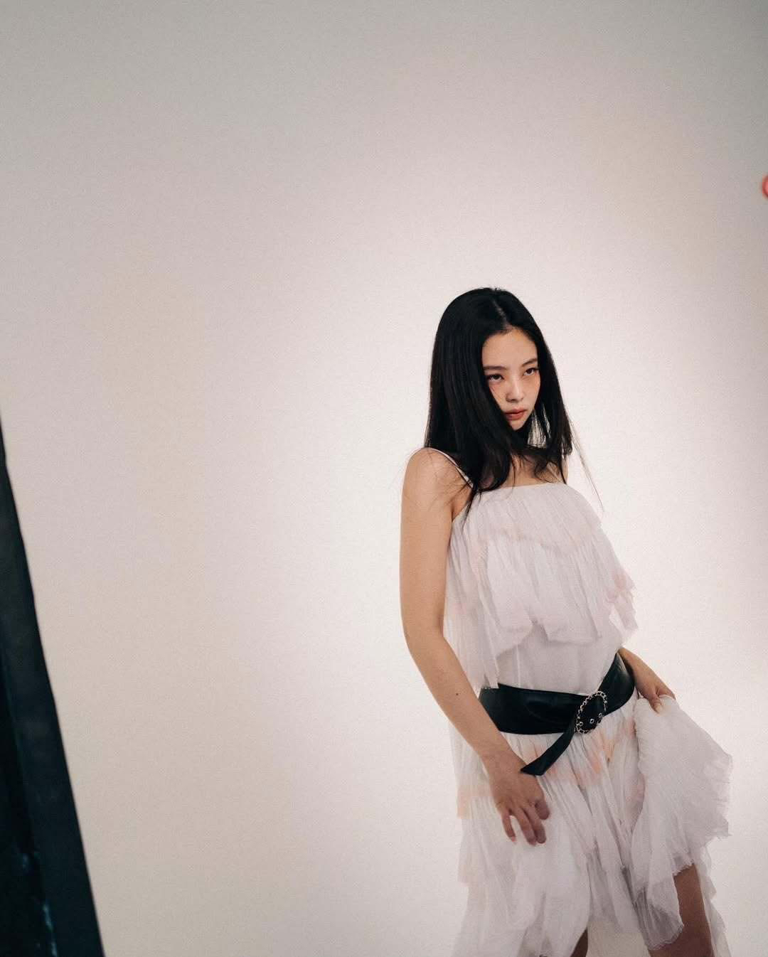 BLACKPINK ジェニー、新曲「ZEN」MVを電撃公開…圧倒的な存在感
