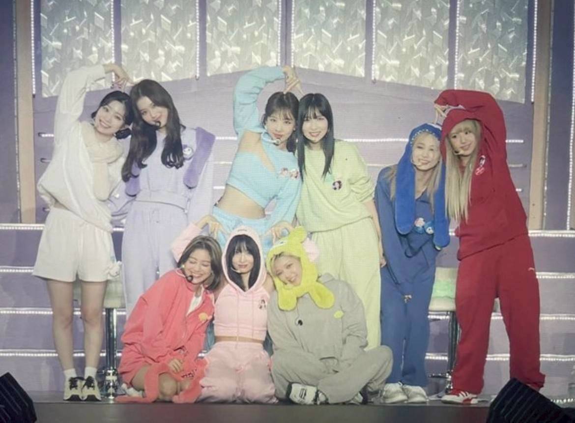 TWICEの舞台裏ショット