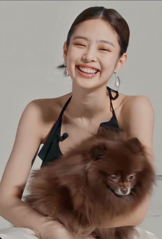 Foto aktivitas terbaru Jennie (BLACKPINK)