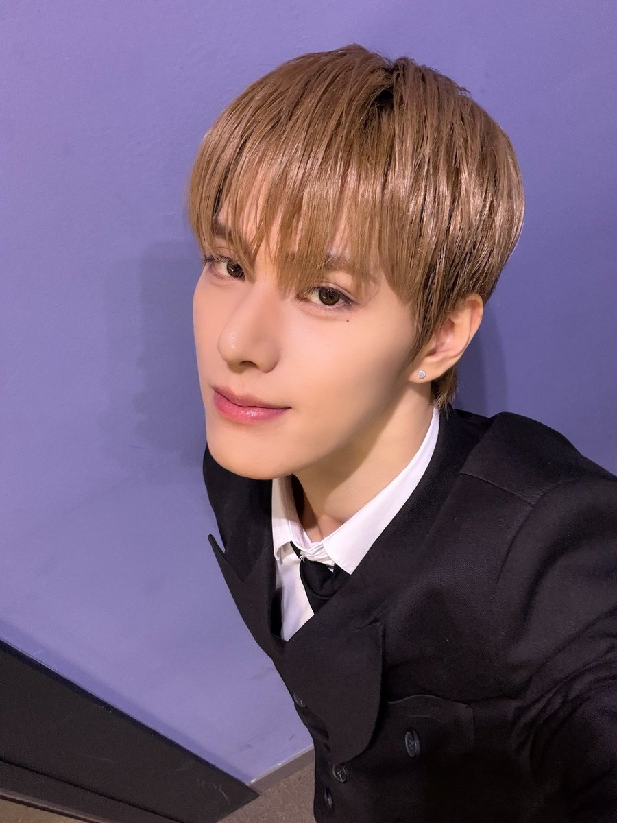 A moment captured by Xikers's fan