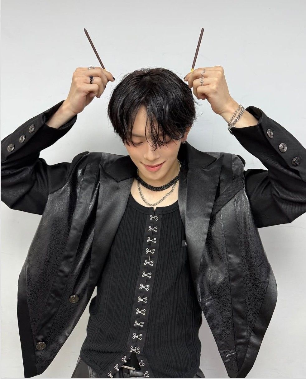 Behind-the-scenes cut of Kangmin (VERIVERY)